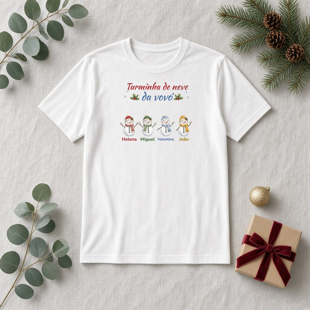 Camiseta Algodão Peruano Turminha de neve da vovó branca - flatlay