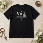 Camiseta Clássica Vó Desde com Aparecida preta, em plano aberto, com Vó, Nossa Senhora Aparecida, desde 2019 e 1 neto, personalizada com o ano e os nomes dos netos